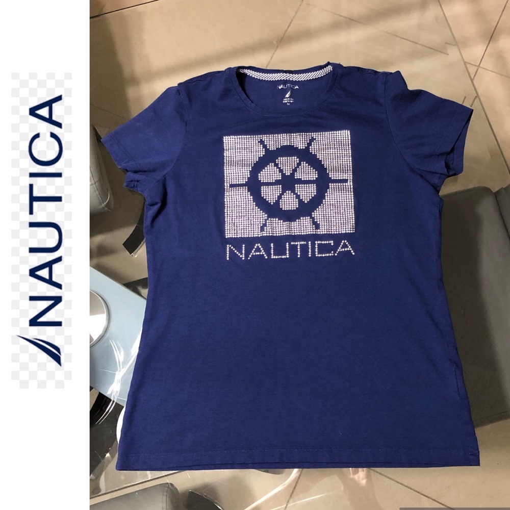Nautica women’s shirt size M